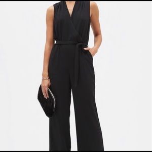Banana Republic Wide Leg jumpsuit - Size 6